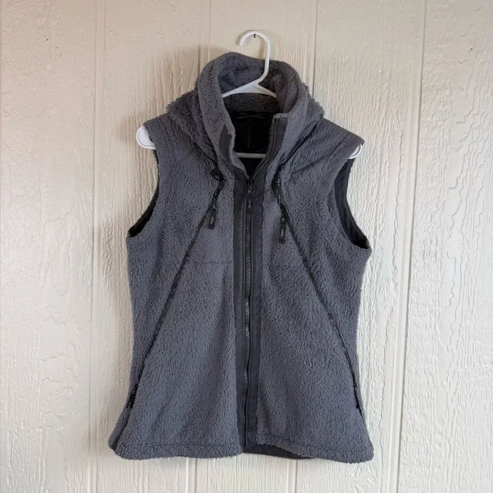 Kuhl Women's Gray Fleece Vest with Hood - Classic Cozy Layer